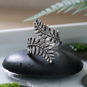 Boho Chic Style Adjustable Olive Leaf Ring Antique Silver Finish Fits Sizes 6-9